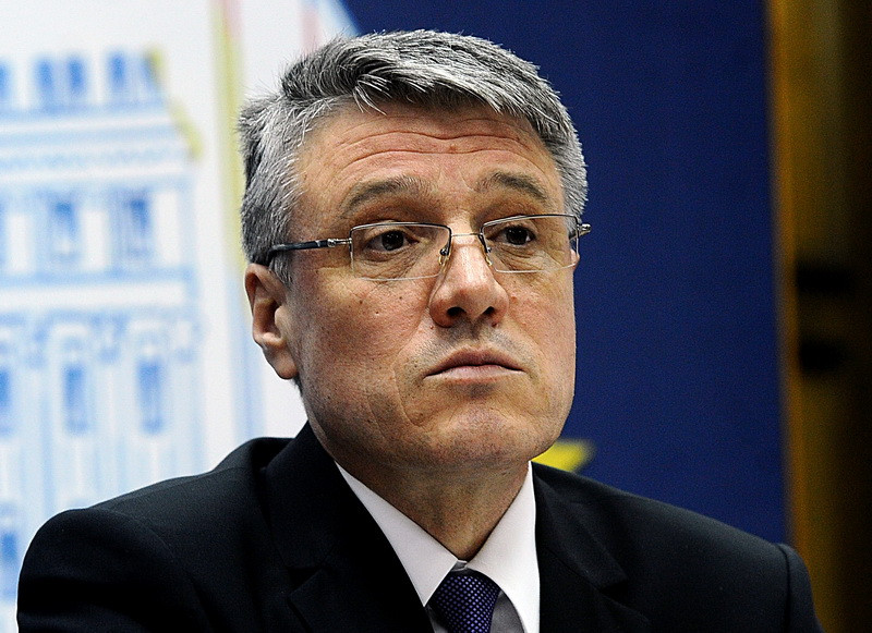 Fostul secretar de stat in MAI Florea Oprea, suspectat de plagiat in teza de doctorat. Pasajele identice cu alte lucrari