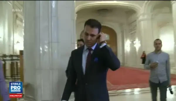 Lucrarea de doctorat a lui Robert Negoita este un PLAGIAT. Reactia primarului: Nu am niciun regret