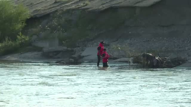 Fetita de 10 ani, disparuta in Jiu. In stare de soc, mama a anuntat pompierii abia la o ora dupa ce copila s-a pierdut