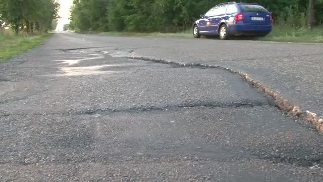 Drumurile din Romania au ajuns sa omoare pana si pacienti in ambulanta. Cazul barbatului caruia i s-a descusut operatia