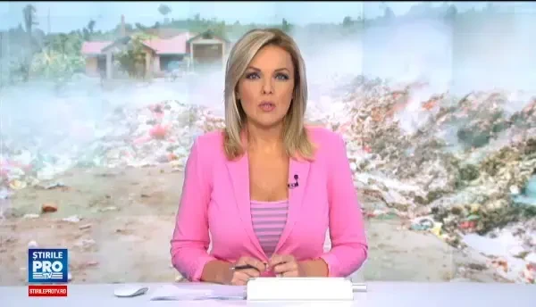 Scandalul gropii de gunoi din Chiajna, care polueaza Capitala, continua. Angajatii sustin ca e normal sa miroasa urat