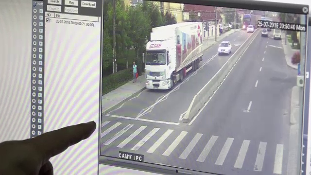 Fetita de 10 ani ucisa de un TIR, langa "zebra", in Mures. Pe cine dau vina oamenii pentru producerea accidentului