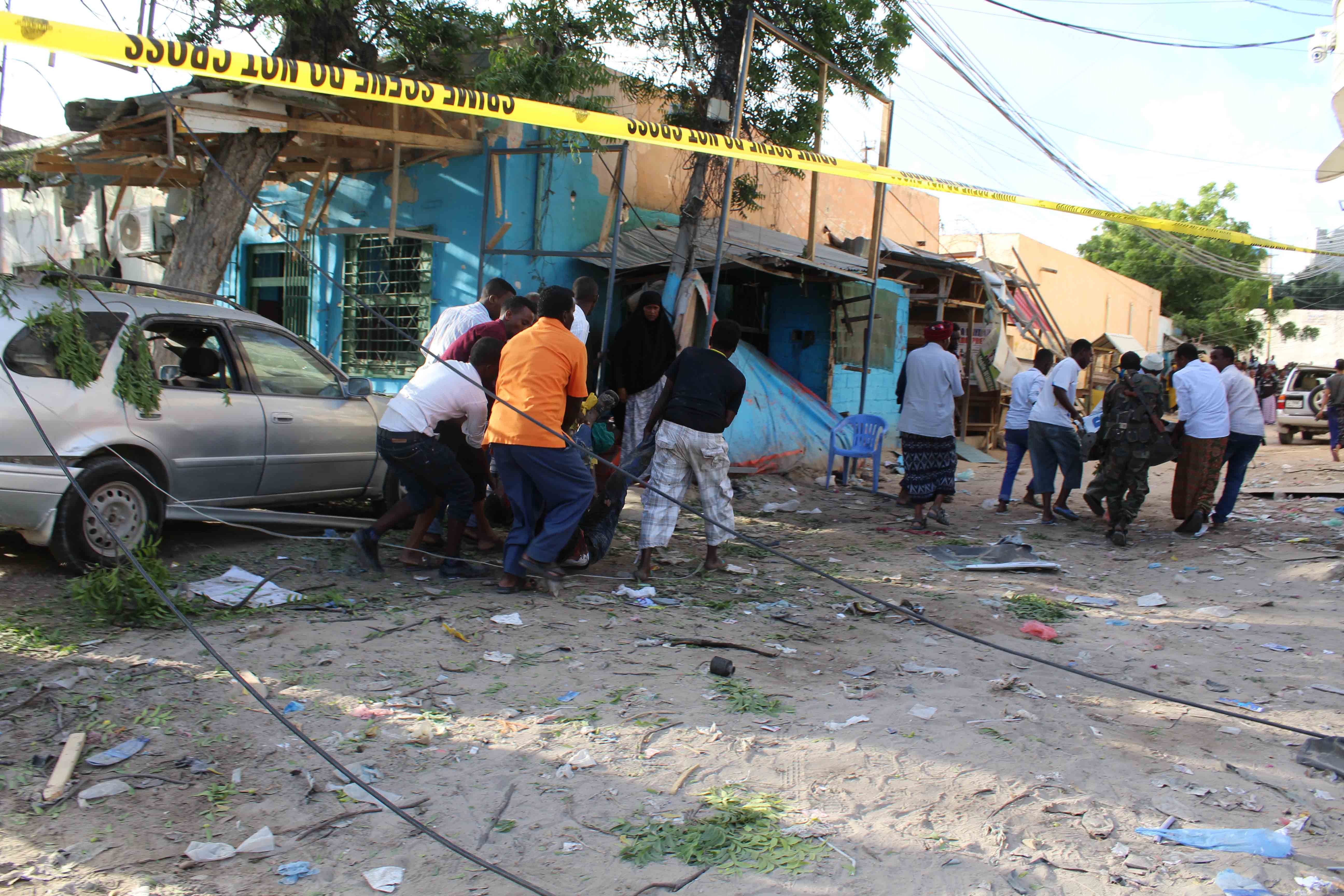 Explozii puternice in zona aeroportului din capitala Somaliei. Ar fi vorba despre un atacator sinucigas