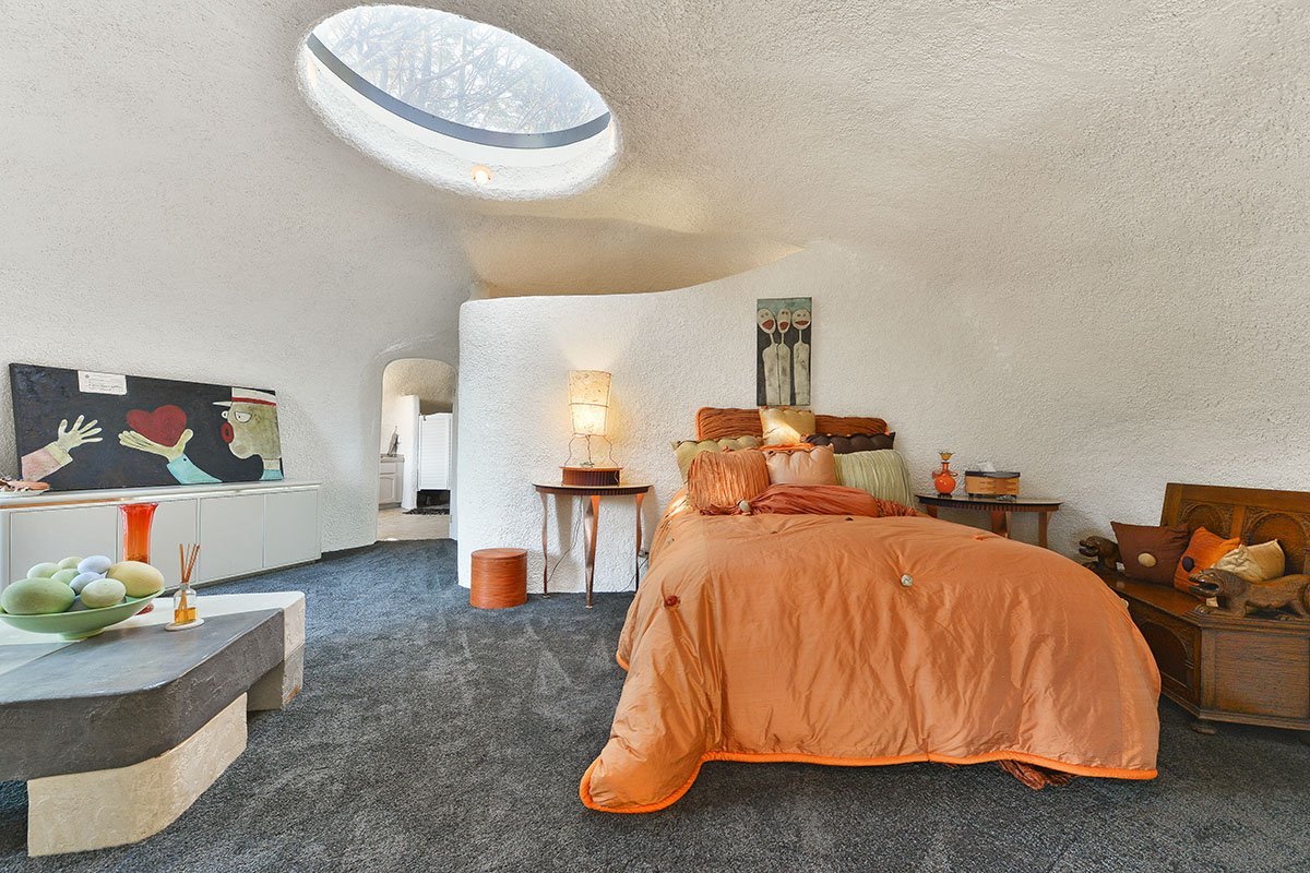 "Vila" familiei Flinstone a fost reconstruita in California, insa costa o avere! Pentru cati bani poate fi vanduta