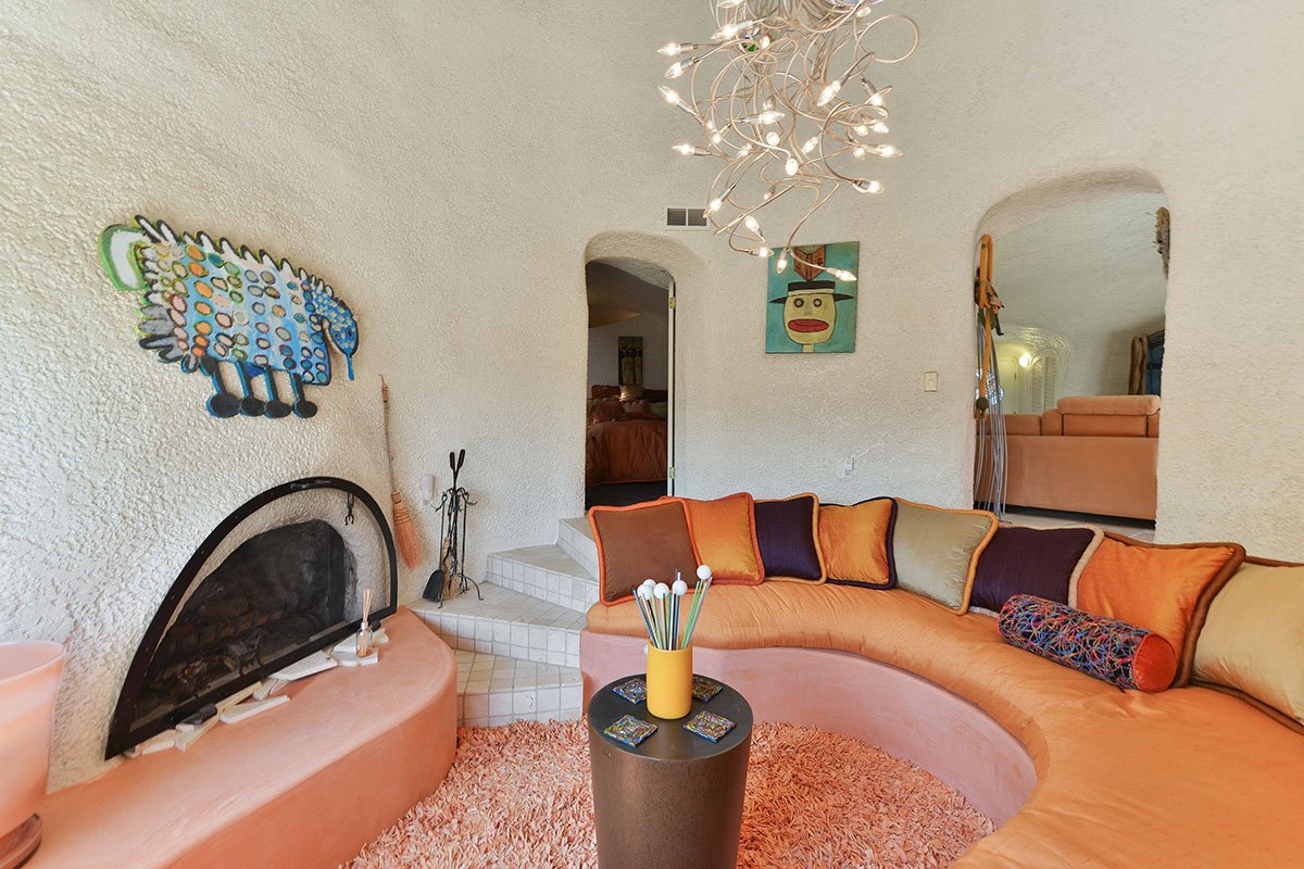 "Vila" familiei Flinstone a fost reconstruita in California, insa costa o avere! Pentru cati bani poate fi vanduta