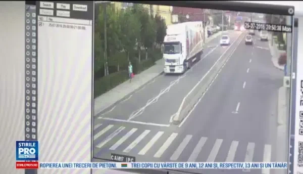 Fetita de 10 ani ucisa de un TIR, langa zebra, in Mures. Pe cine dau vina oamenii pentru producerea accidentului