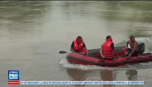 Cadavrele a doi din cei patru frati inghititi de apele Jiului, recuperate. Scenariul cumplit avansat de fata care s-a salvat