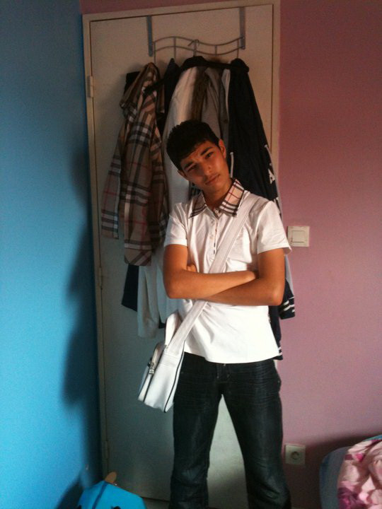 Unul din atacatorii de la biserica din Franta, inspirat de atentatul de la Charlie Hebdo. Portretul lui Adel Kermiche