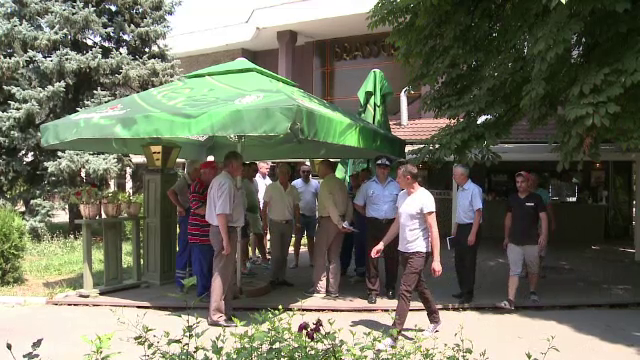 Peste o suta de terase instalate ilegal in Buzau, evacuate. Reactiile starnite de decizie: "Foarte bine, zbierau noaptea!"