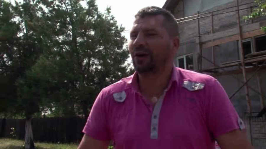 Trei adolescente din Dolj au fugit intr-o comunitate de romi, impreuna cu sotii lor. “A cazut fata in mijlocul aurului"