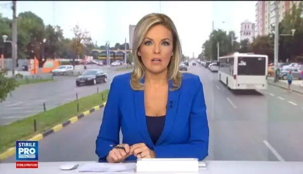 Soferul unui autobuz RATB, mai preocupat de pokemoni decat de siguranta pasagerilor. Imaginile surprinse de un calator