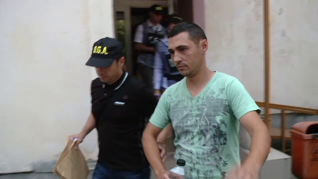 Grupare banuita ca falsifica documente de identitate, depistata la Timisoara. Ce pret avea un pasaport contrafacut