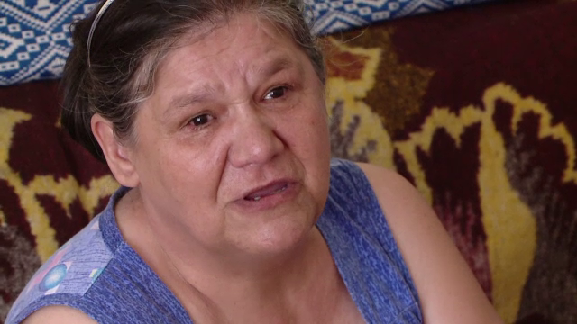 O femeie invalida din Iasi si baiatul sau bolnav psihic risca sa fie dati afara din locuinta. Care este singura lor scapare