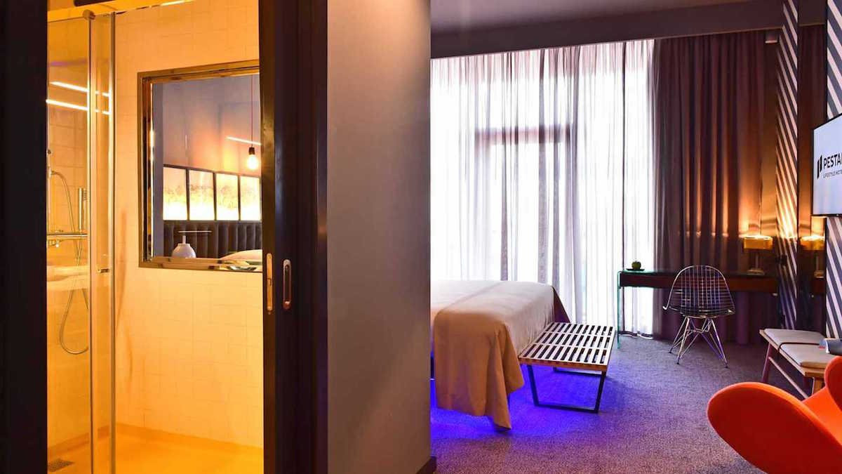 Cat te costa sa dormi o noapte in hotelul lui Cristiano Ronaldo. Starul Realului a deschis un complex superb in Madeira