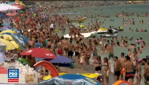 Traficul spre litoral, aglomerat inca de vineri, la pranz. Rutele ocolitoare recomandate de politie