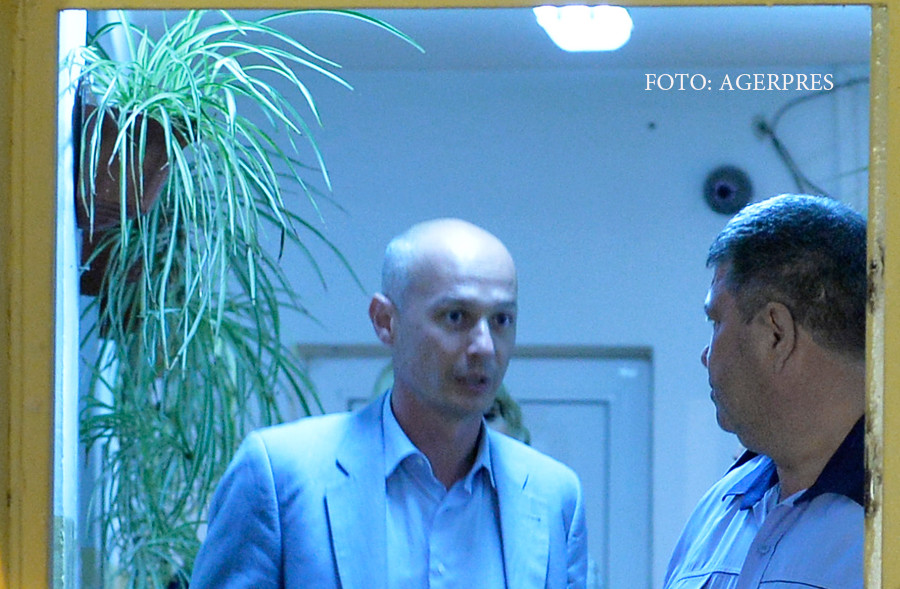 Bogdan Olteanu, intampinat de fosta sotie la iesirea din arest. "Doresc sa obtin achitarea cat mai rapid"