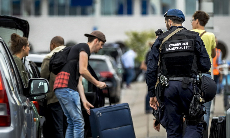 Alerta pe aeroportul din Amsterdam dupa "o informatie" primita de autoritati. Sfaturile autoritatilor pentru pasageri