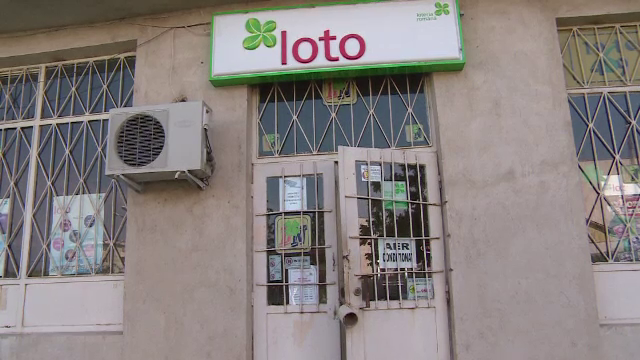 Un angajat de la o spalatorie auto a castigat premiul de 4 milioane de euro la LOTO. Seful sau a venit cu el la Bucuresti