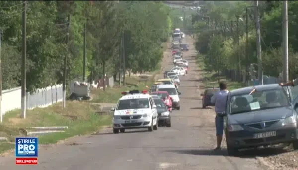 Protest in frunte cu primarul pe soseaua care a ucis un pacient in ambulanta. Suntem platitori de taxe!