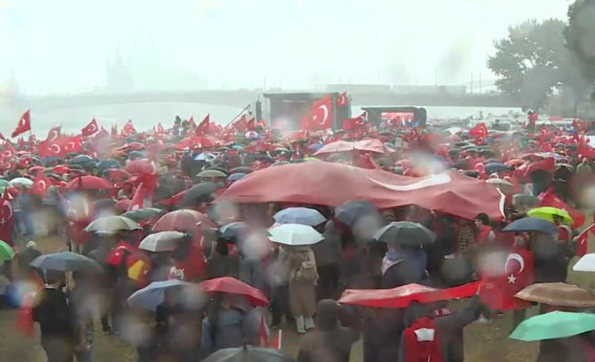 Imigrantii turci din Germania, manifest pro-Erdogan. Care a fost reactia nemtilor de extrema dreapta. VIDEO