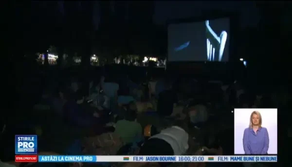 Marele Picnic din Gradina Botanica din Capitala. Oamenii au vizionat proiectii cu tematica bucuresteana