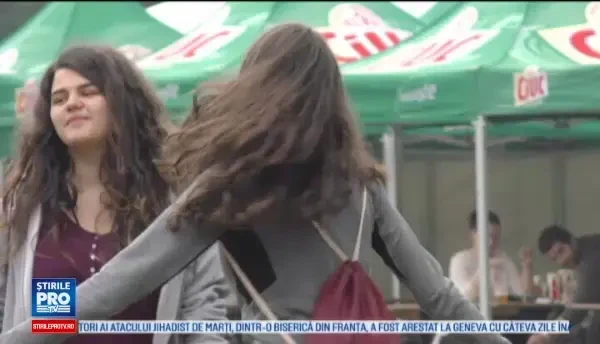 Festivalul care a distrus o splendida vale din Parcul Natural Bucegi. De ce au inceput ursii sa-i atace pe turisti