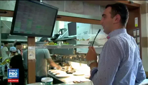 Cea mai aglomerata statiunea de pe litoral: 120.00 de turisti petrec weekendul aici. Cati bani fac ospatarii din bacsisuri