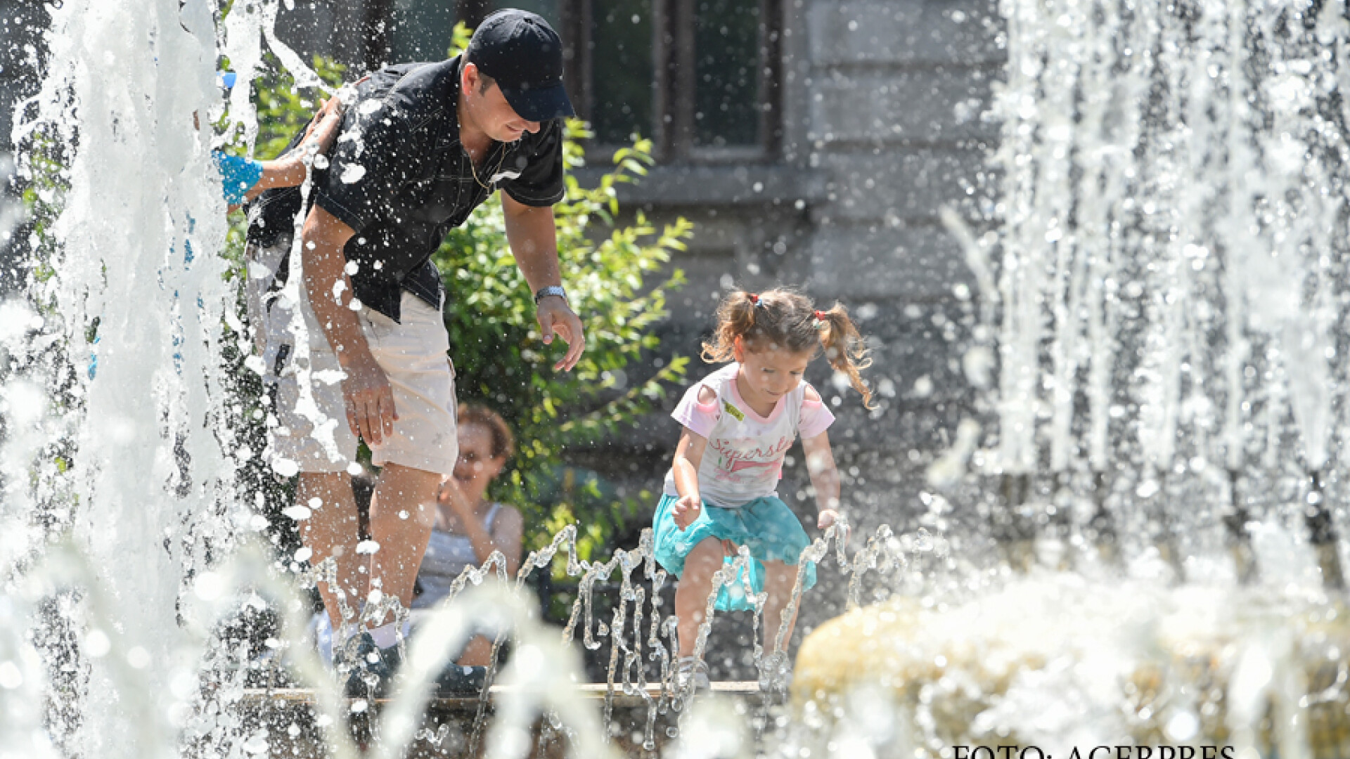 Canicula si temperaturi pana la 39 de grade in sudul si estul tarii, ploi de vara in rest. Cand scapam de caldura