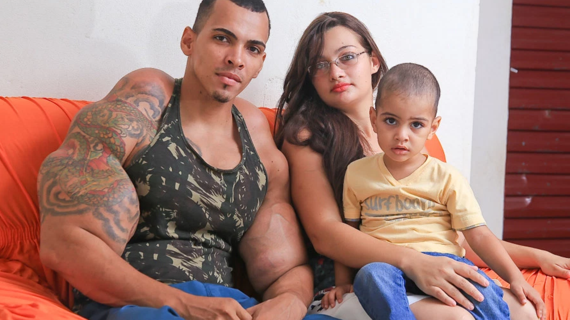 Brazilianul dependent de injectii cu ulei, poreclit Incredibilul Hulk, isi spune povestea