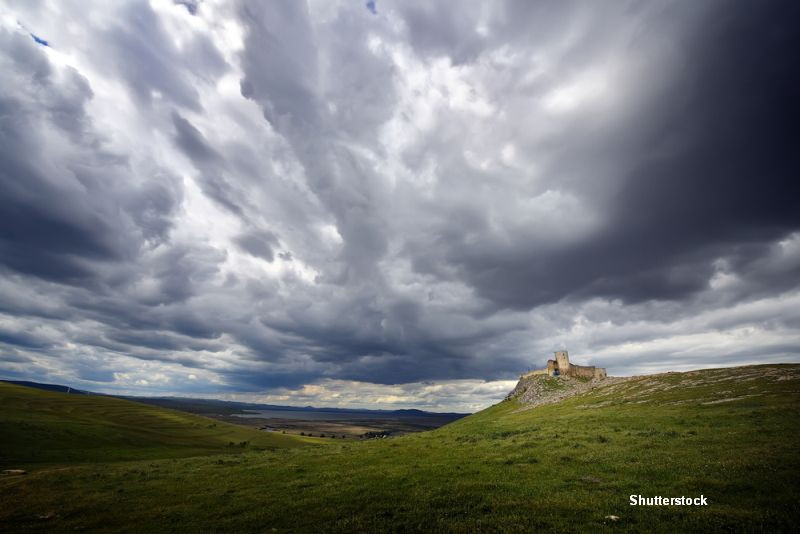 Ploi si furtuni in aproape toata tara, incepand de astazi. Avertizarea emisa de ANM