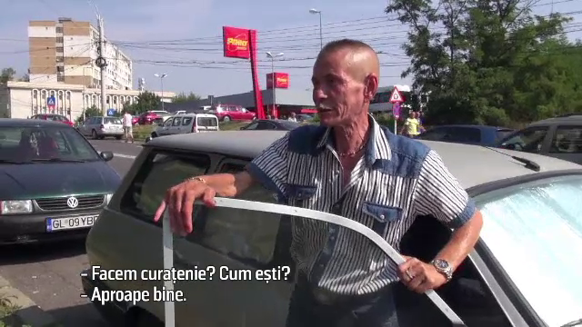 Bolnav si sarac, nea Nelu locuieste de 2 ani intr-o masina veche. Cine i-a sarit in ajutor cand l-a gasit lesinat pe strada