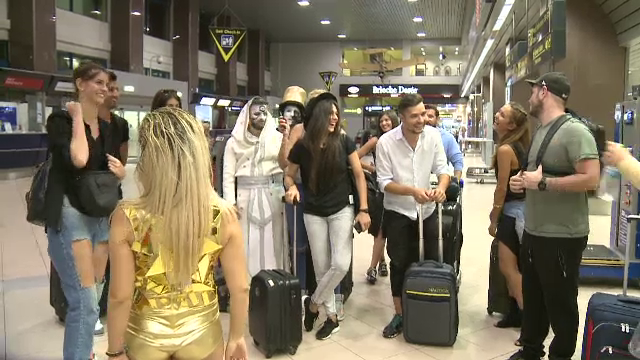 Cum au ajuns la UNTOLD castigatorii "Fii PRO, fii la inaltime!". Inna si Cabral le-au facut atmosfera intr-un avion privat