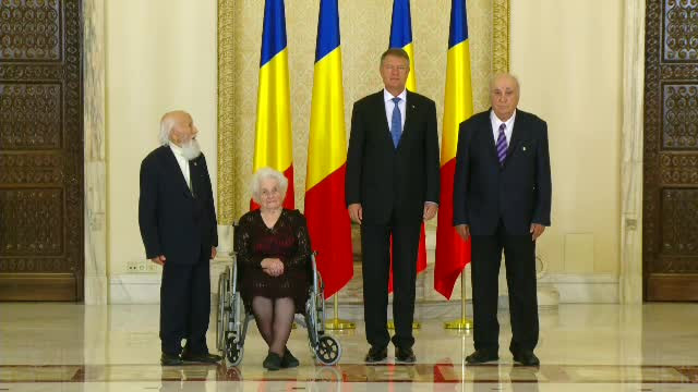 "Modesta recunoastere a suferintelor indurate". Trei fosti detinuti politici, decorati de presedintele Klaus Iohannis