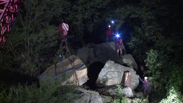 Desfasurare ampla de forte la Sibiu, pentru doborarea unei stanci de 20 de tone, care ameninta o intreaga localitate