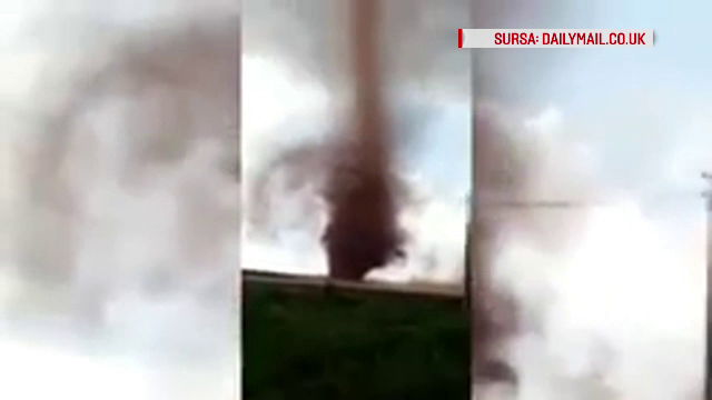 Fenomenul bizar pe care localnicii nu si l-au putut explica. O tornada ROSIE a facut ravagii in China