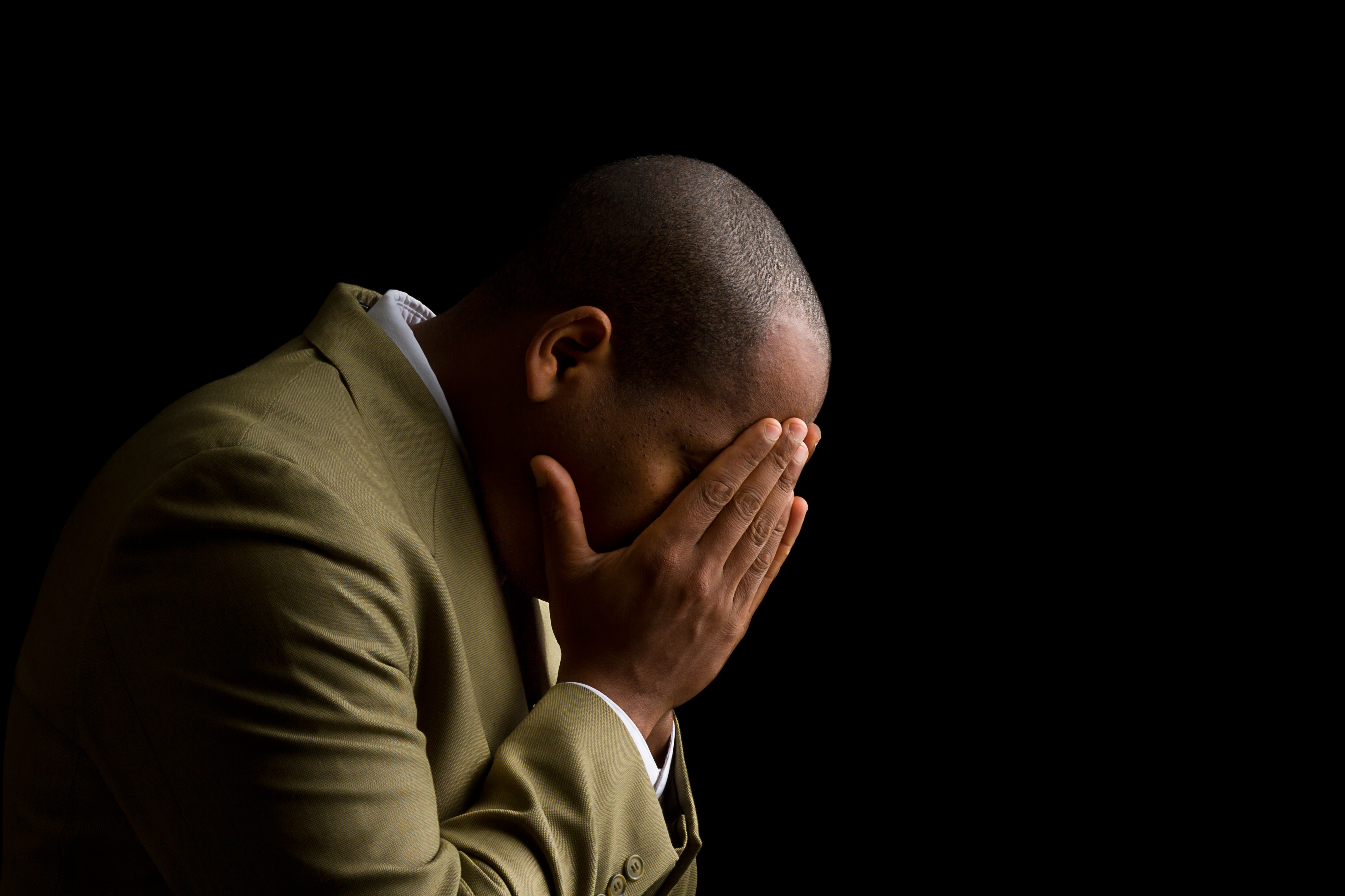 Un barbat si-a revazut mama abia dupa zece ani. Cum a reactionat acesta. VIDEO