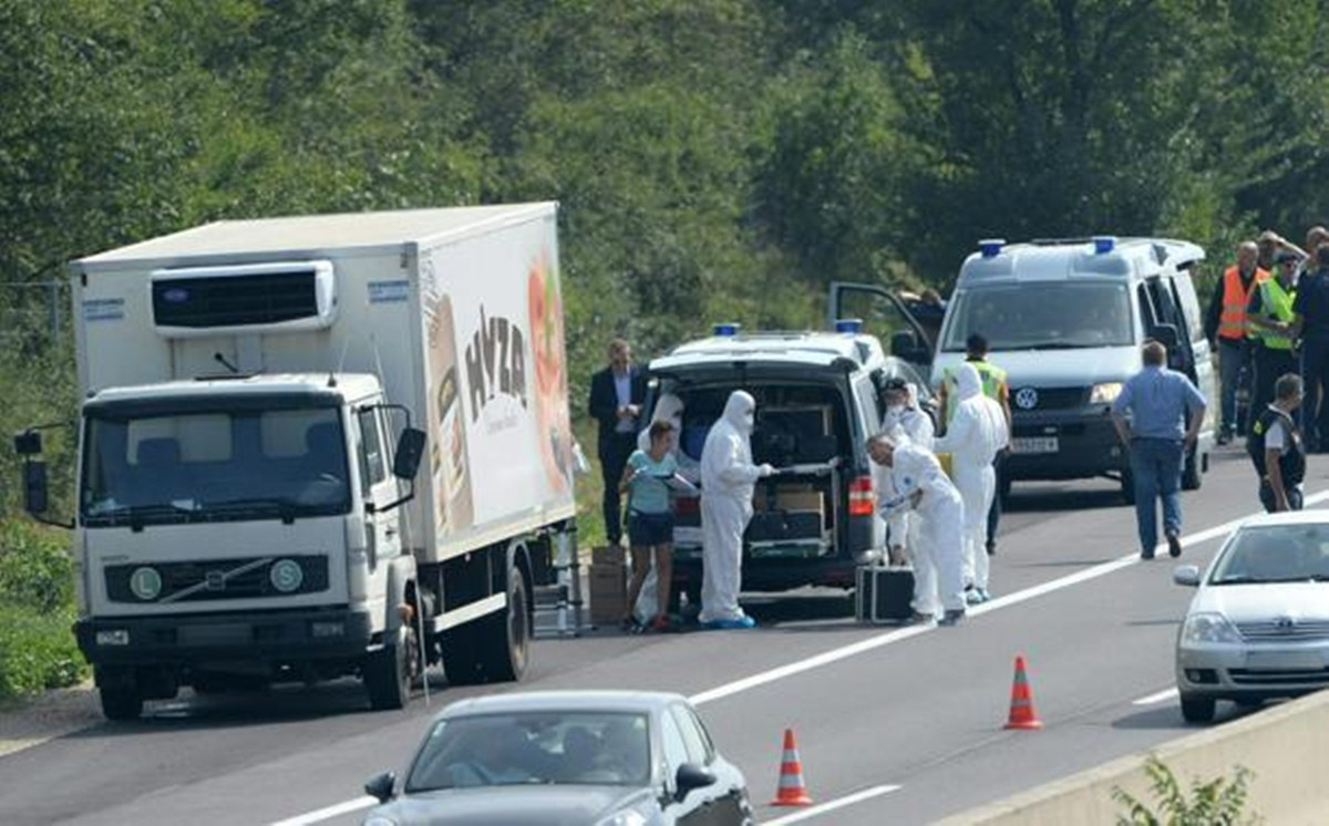 Un sofer de camion roman a descoperit sapte migranti care se ascundeau in remorca vehiculului sau, in Franta
