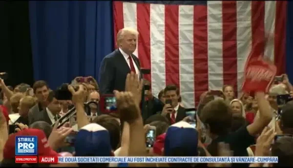 Cum crede Donald Trump ca se mananca fast-food. Imaginile pentru care candidatul republican a fost ironizat de toata lumea