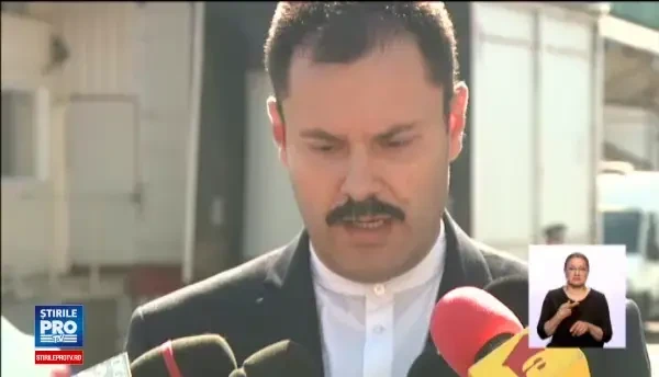 Condimente de shaorma expirate si peste vechi, care miroase groaznic. Descoperirea inspectorilor intr-un depozit din Capitala