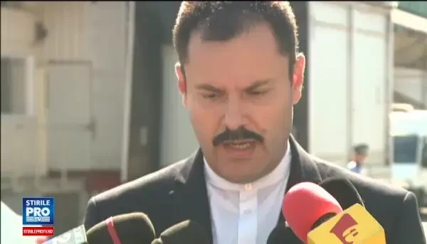 Condimente de shaorma expirate si peste vechi, care miroase groaznic. Descoperirea inspectorilor intr-un depozit din Capitala