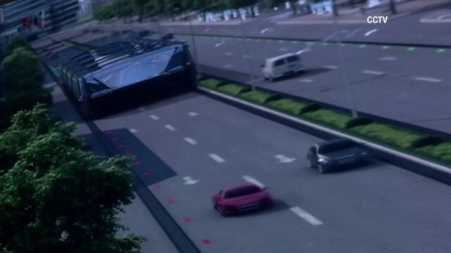 Chinezii au testat autobuzul "suprainaltat". Conceptul care ar putea revolutiona transportul in comun