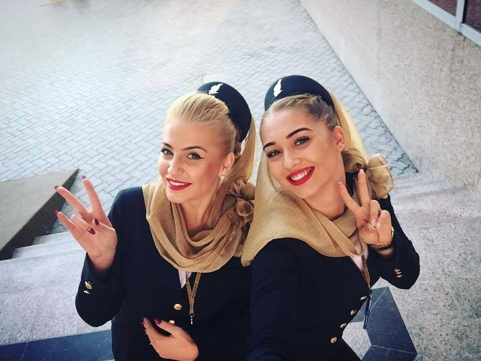 O noua companie aeriana din Orientul Mijlociu recruteaza 25 de insotitoare de zbor la Cluj-Napoca