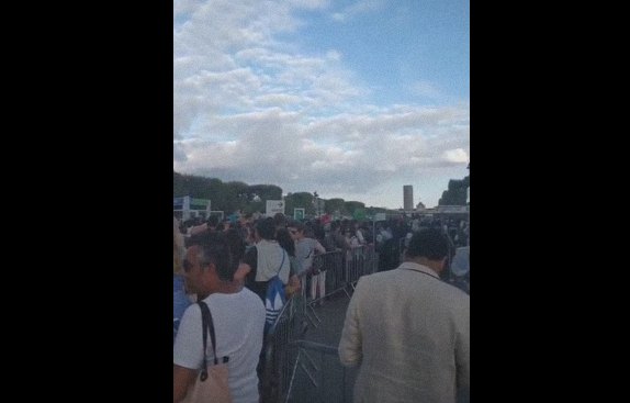 Evacuarea Turnului Eiffel din Paris, "un exercitiu de simulare care a mers prost". Surse din Politie: "A fost o greseala"