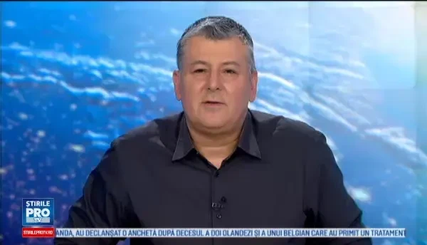 Cainele care nu isi poate dezlipi privirea de la ecranul laptopului. Ce imagini urmarea patrupedul. VIDEO