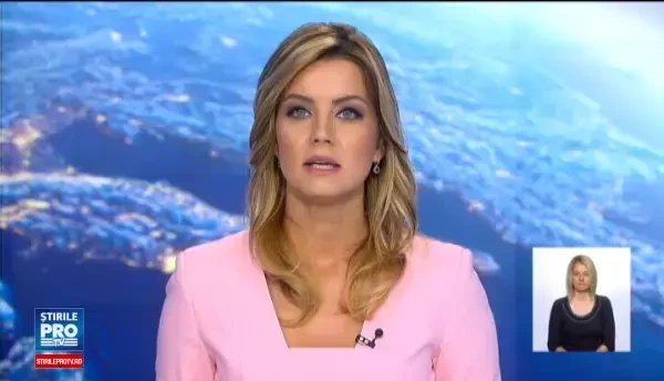 Tavanul unui coridor s-a prabusit la o statie de metrou din Shanghai. Momentul in care pasagerii fug speriati a fost filmat