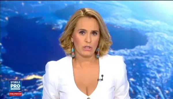 Locomotiva unui tren de pasageri a luat foc in Buzau. Motivul pentru care pompierii au intervenit cu intarziere