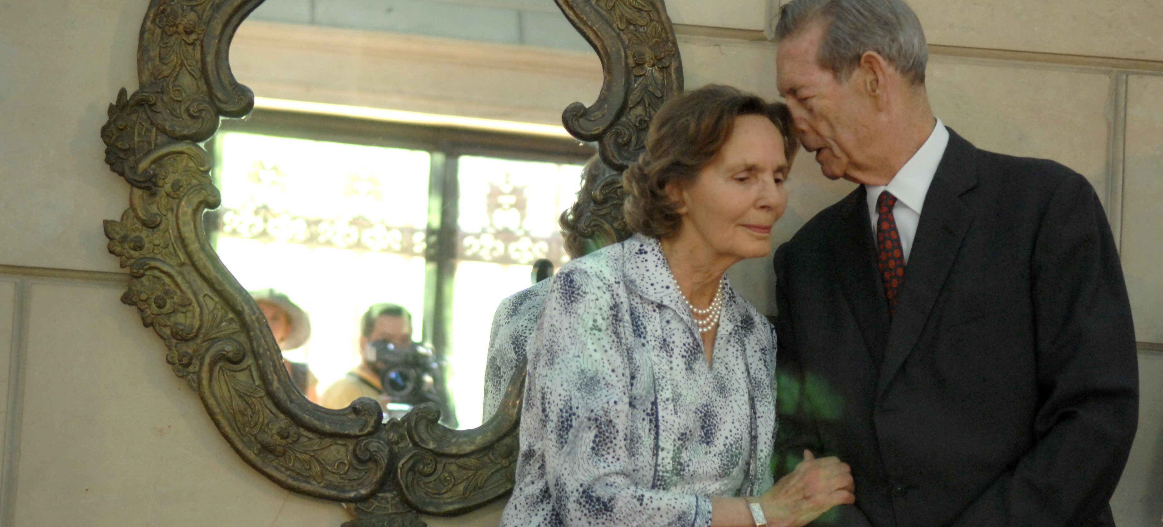 Regele Mihai vrea sa participe la funeraliile Reginei Ana si va veni in Romania. Nicolae, asteptat la inmormantare