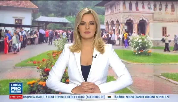 Mii de credinciosi au dat navala la o masa gratuita, in Gorj: Nu ca te saturi aici, dar e bine sa mananci de la manastire