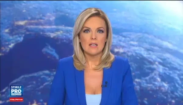 Fetita de 2 ani cazuta intr-o gura de canal de langa Parlamentul R. Moldova. Groapa, semnalizata cu crengi dupa incident