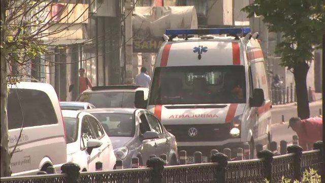 Profesoara dusa in coma la spital, dupa ce doua crengi dintr-un castan au cazut peste ea, intr-un parc din Aiud